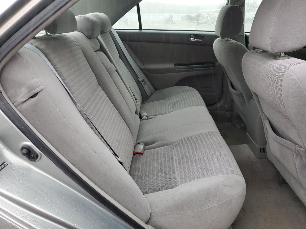 2005 Toyota Camry - Image 11