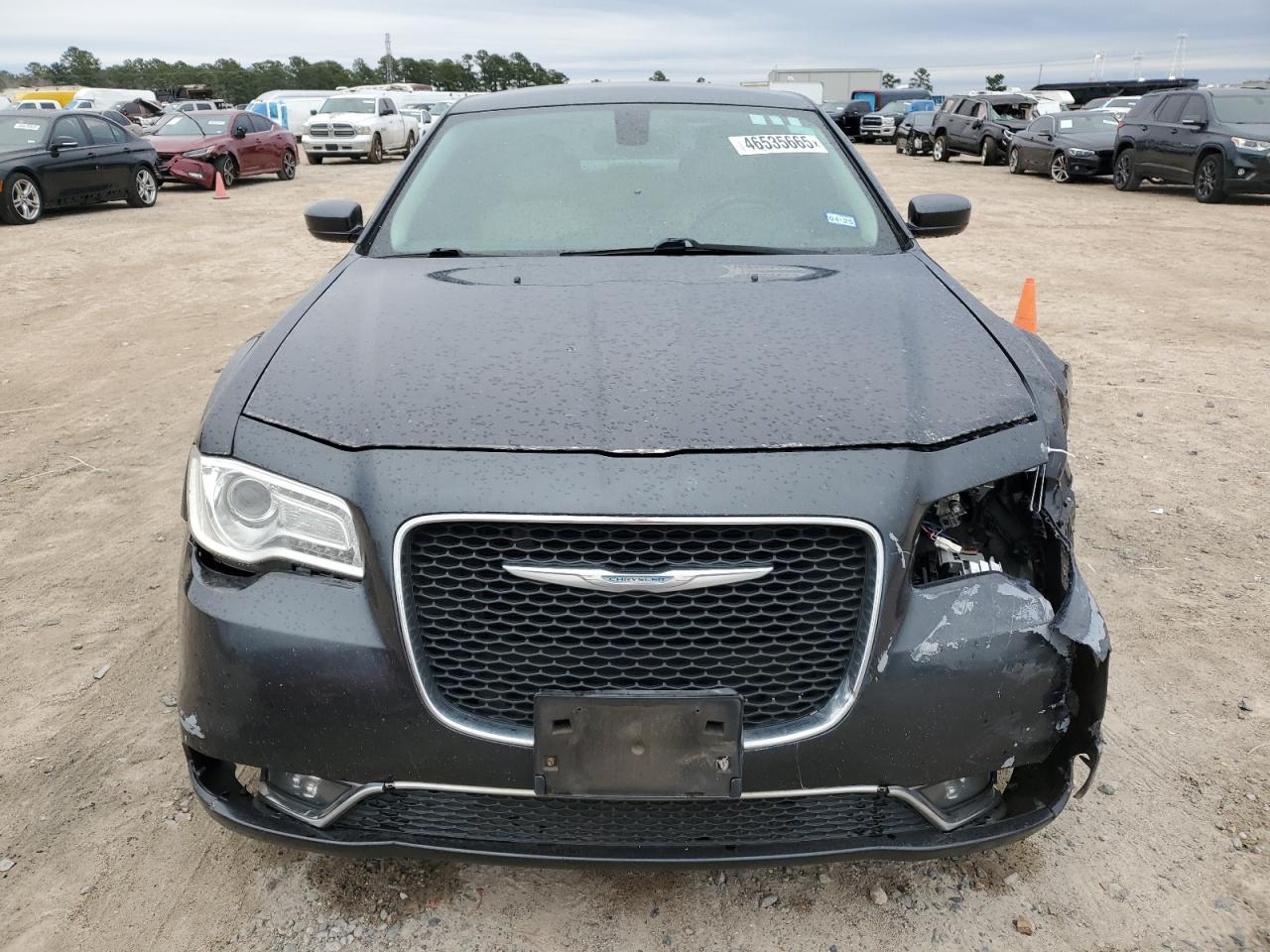 2015 Chrysler 300 - Image 5