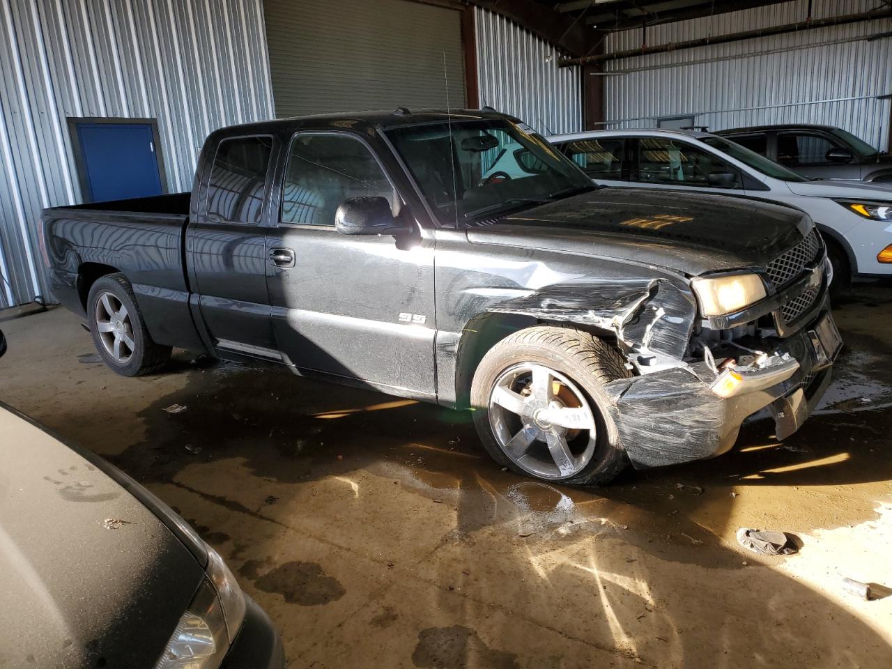 2005 Chevrolet Silverado - Image 4