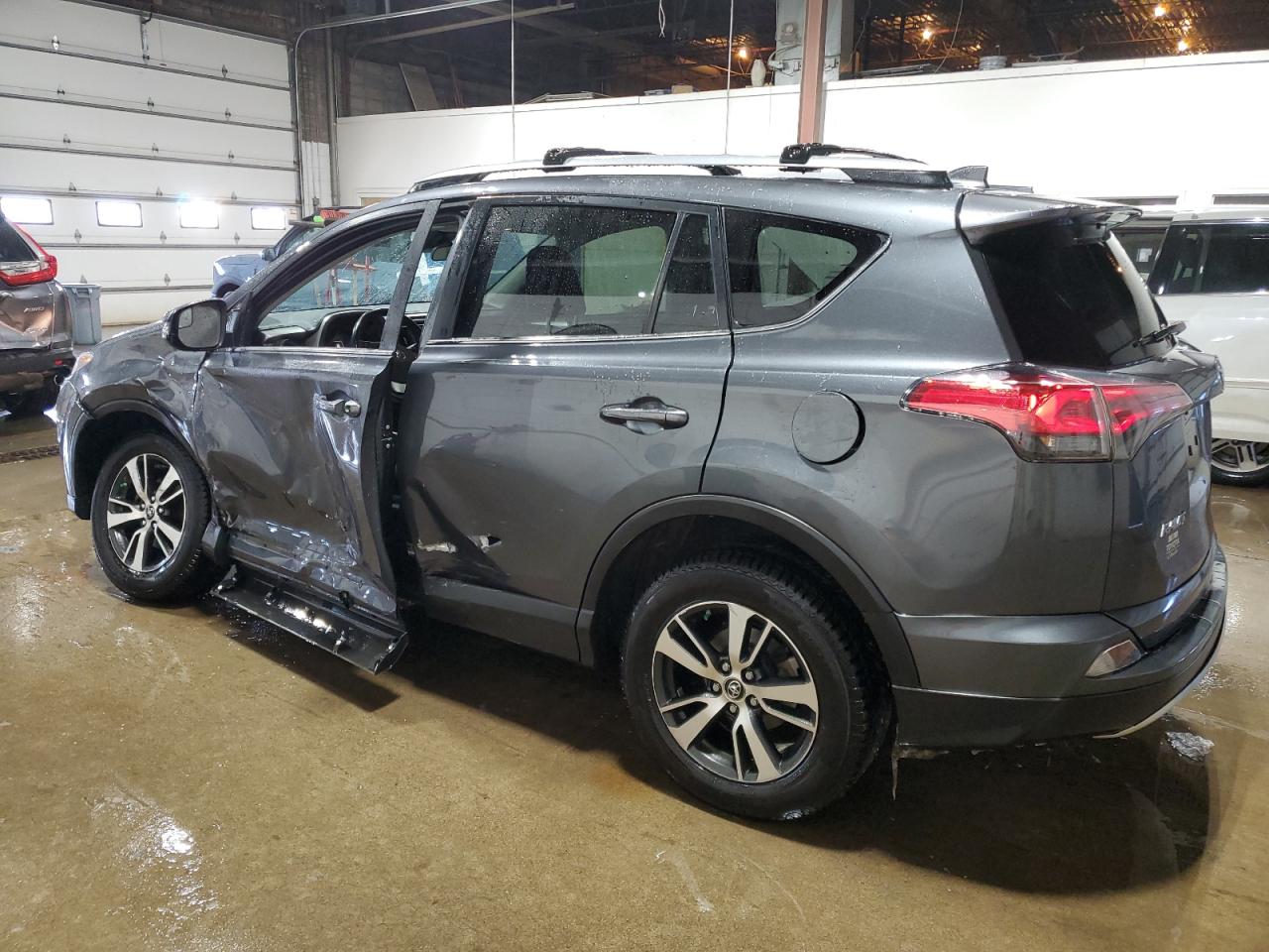 2017 Toyota RAV 4 - Image 2