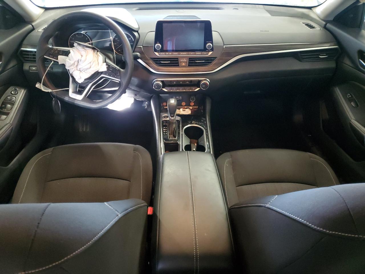 2024 Nissan Altima - Image 8
