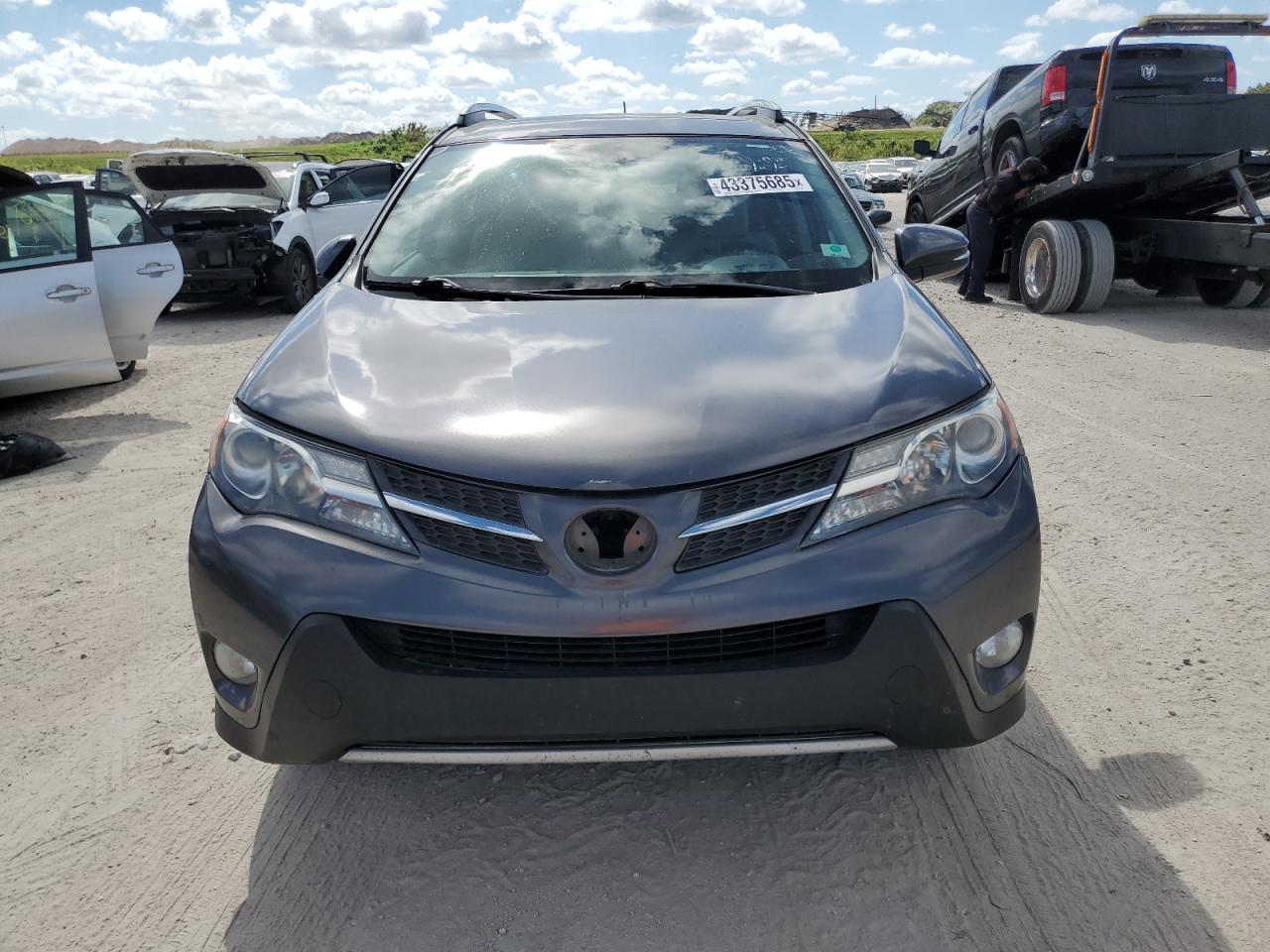 2015 Toyota RAV 4 - Image 5