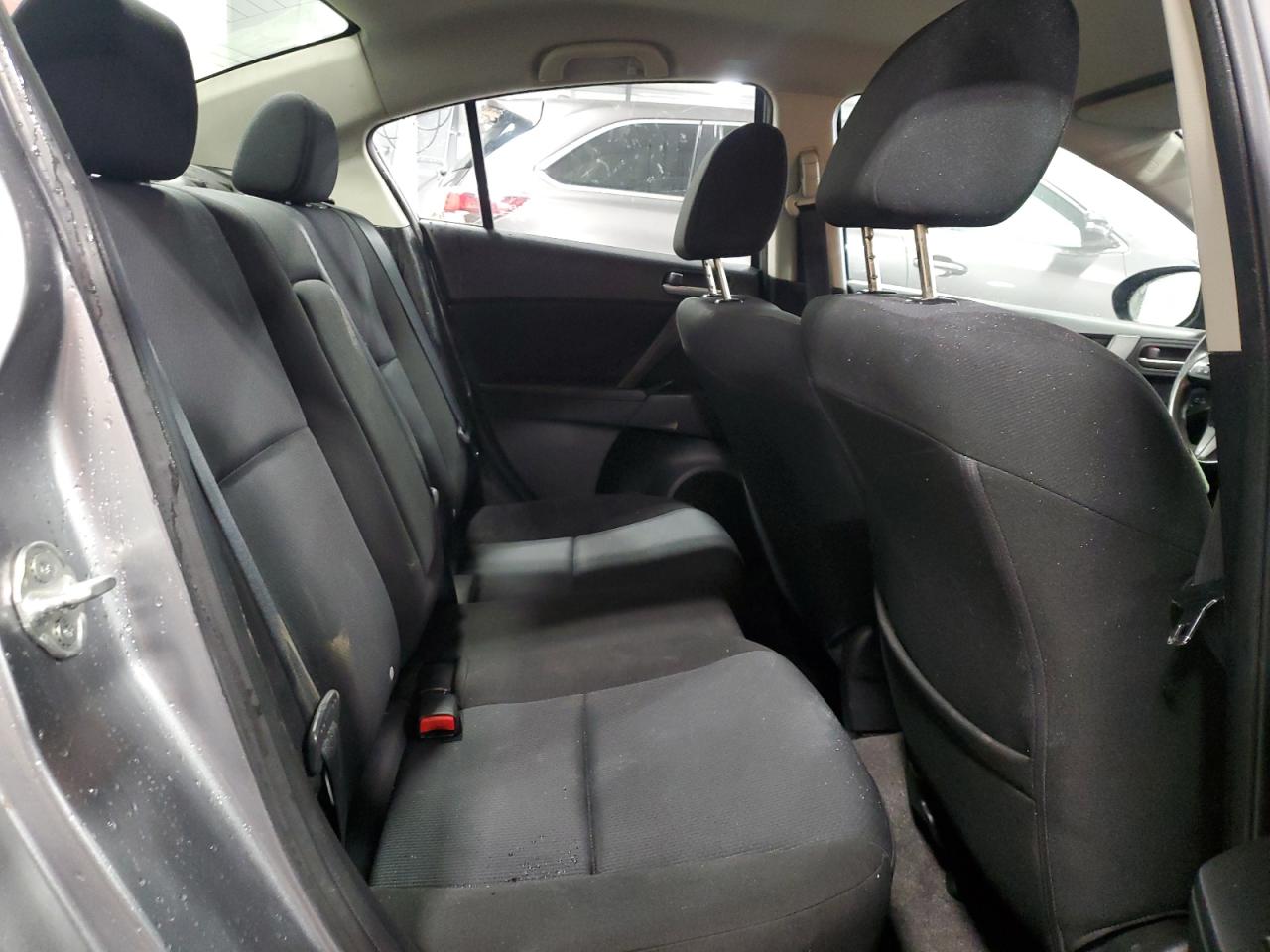 2010 Mazda 3 - Image 10