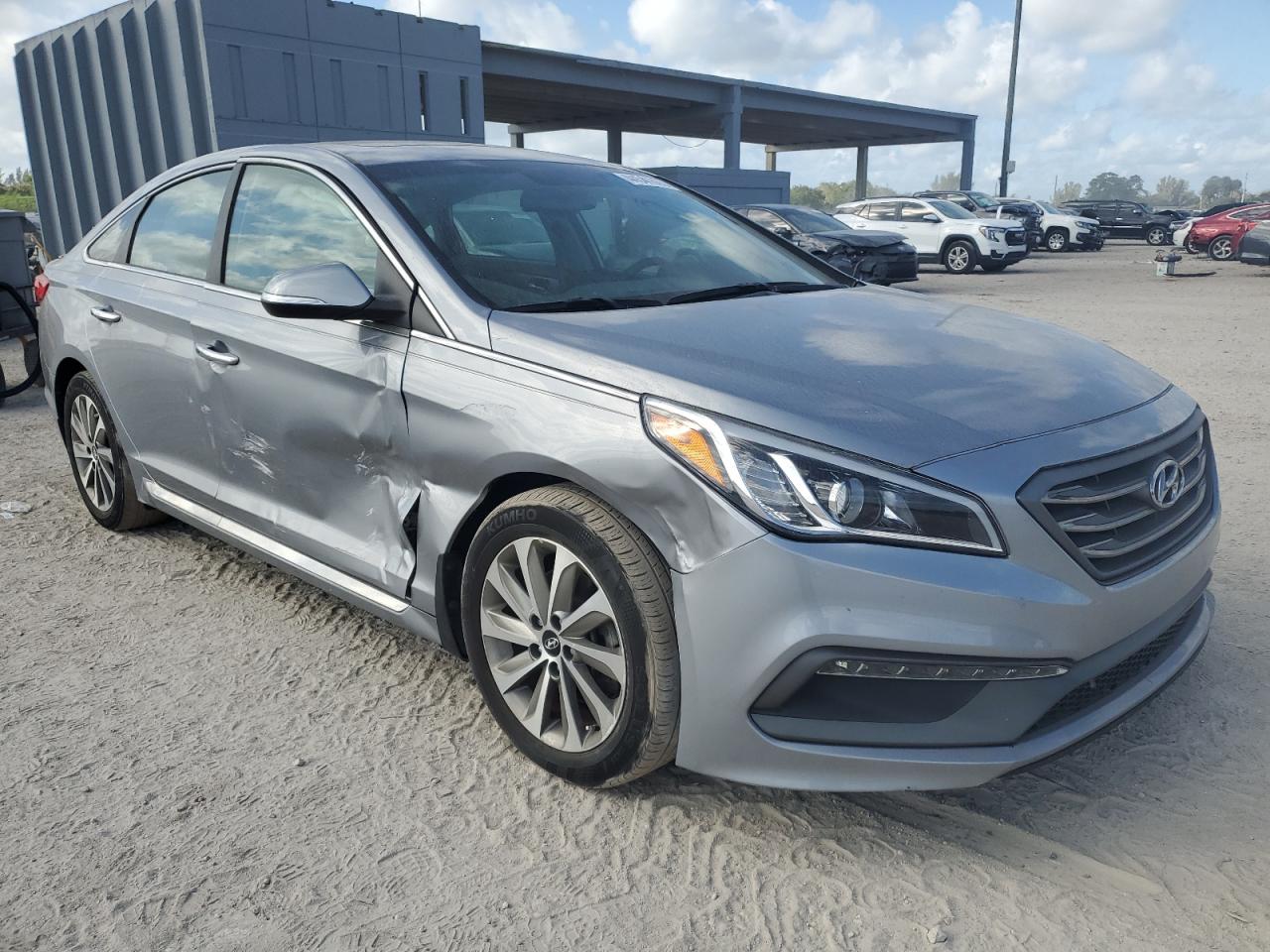 2017 Hyundai Sonata - Image 4