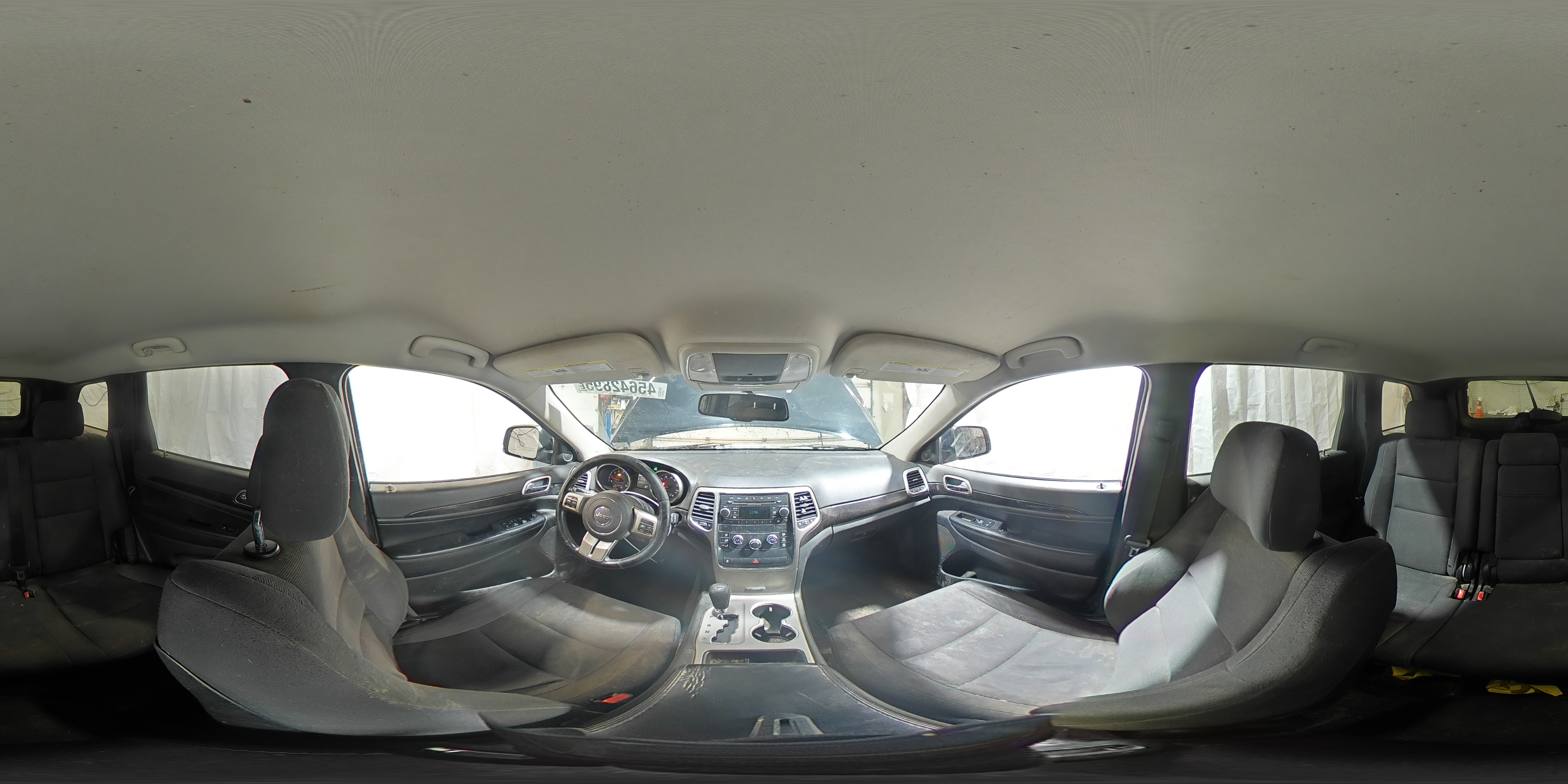2012 Jeep Grand Cherokee - Image 16