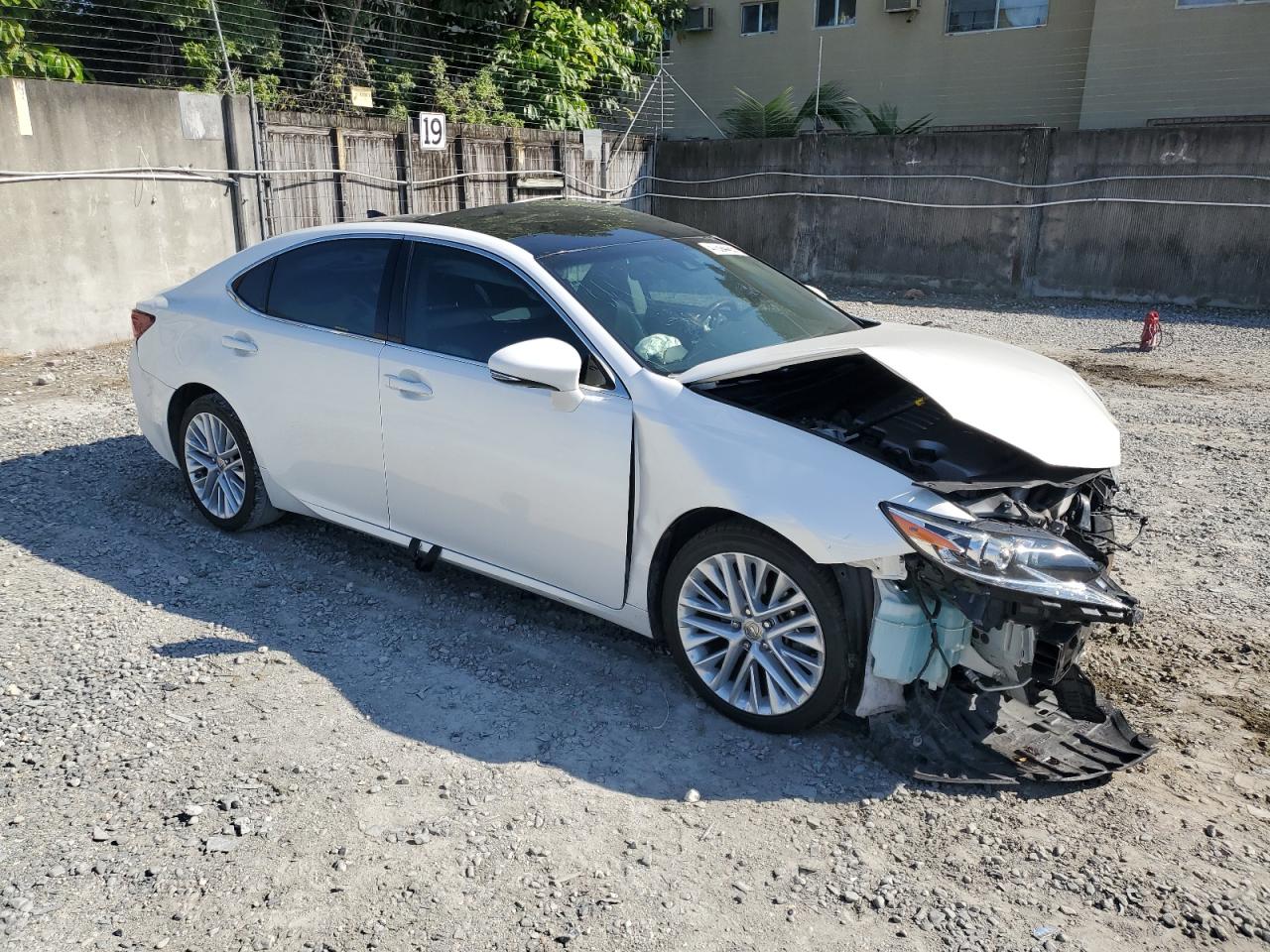 2018 Lexus ES - Image 4
