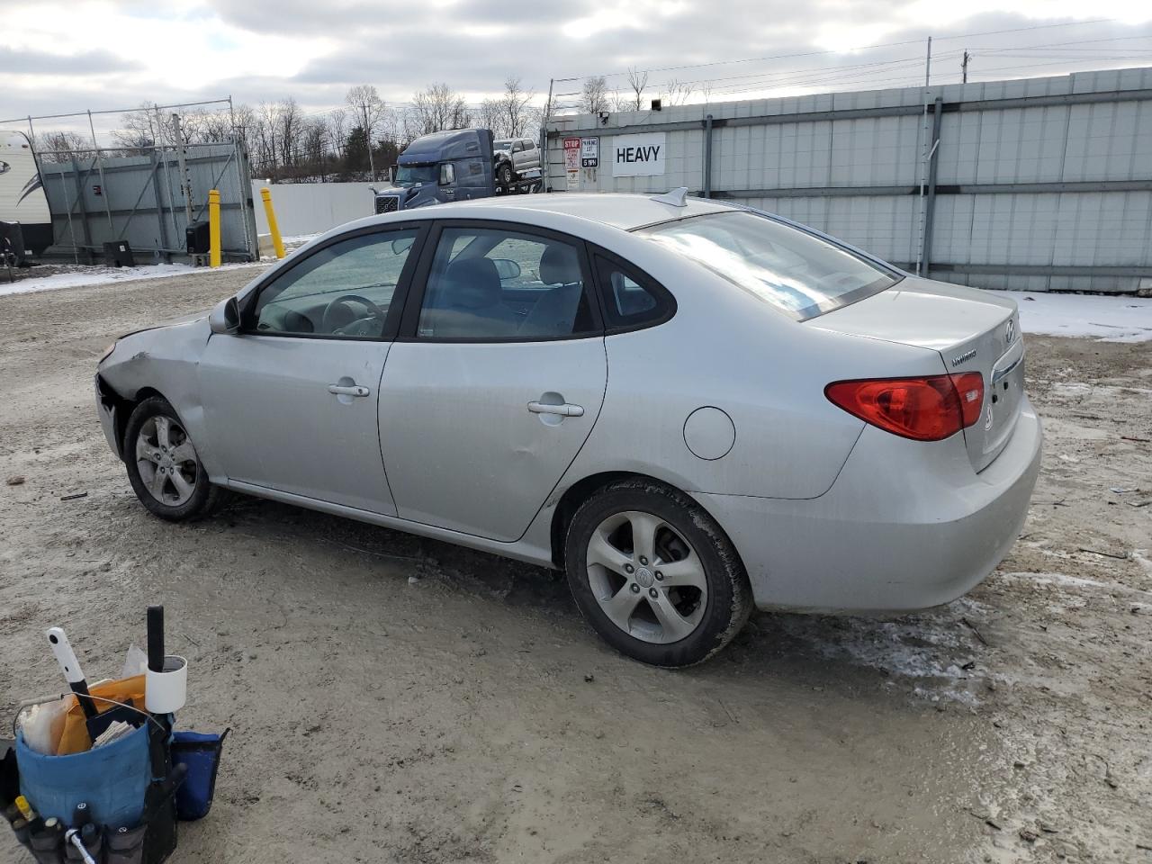 2010 Hyundai Elantra - Image 2