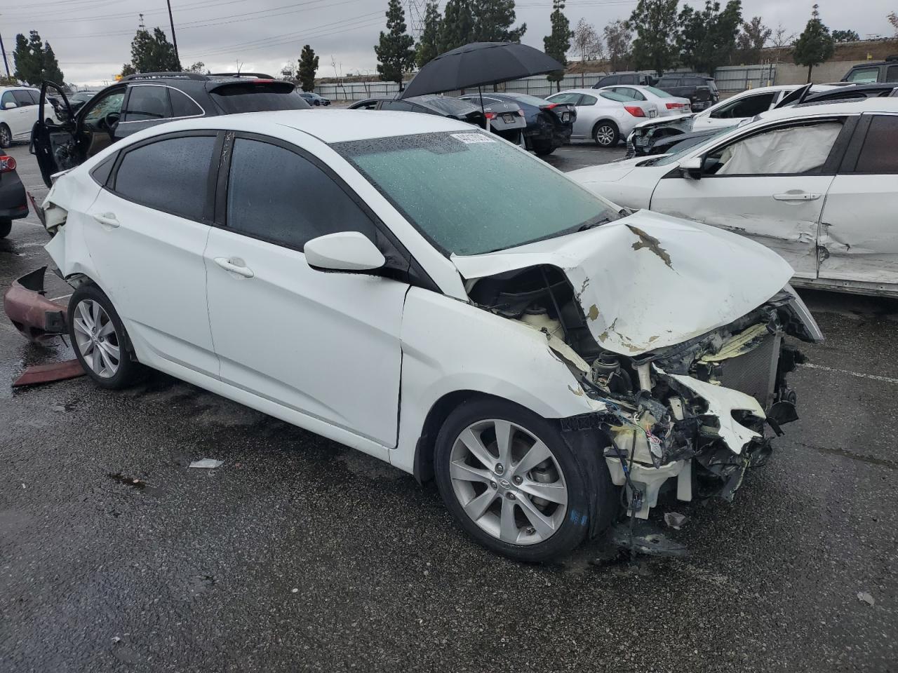 2013 Hyundai Accent - Image 4