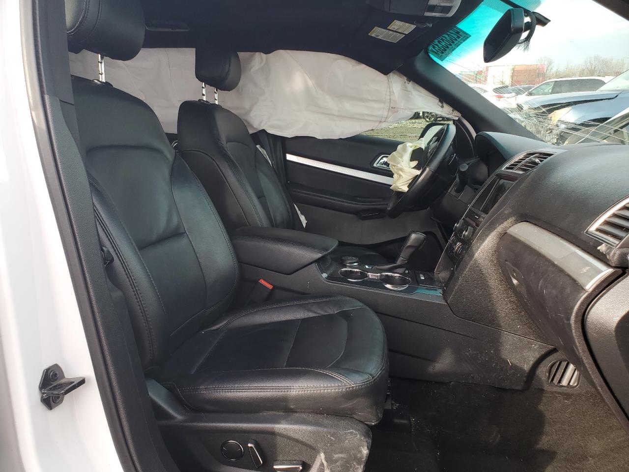 2017 Ford Explorer - Image 7