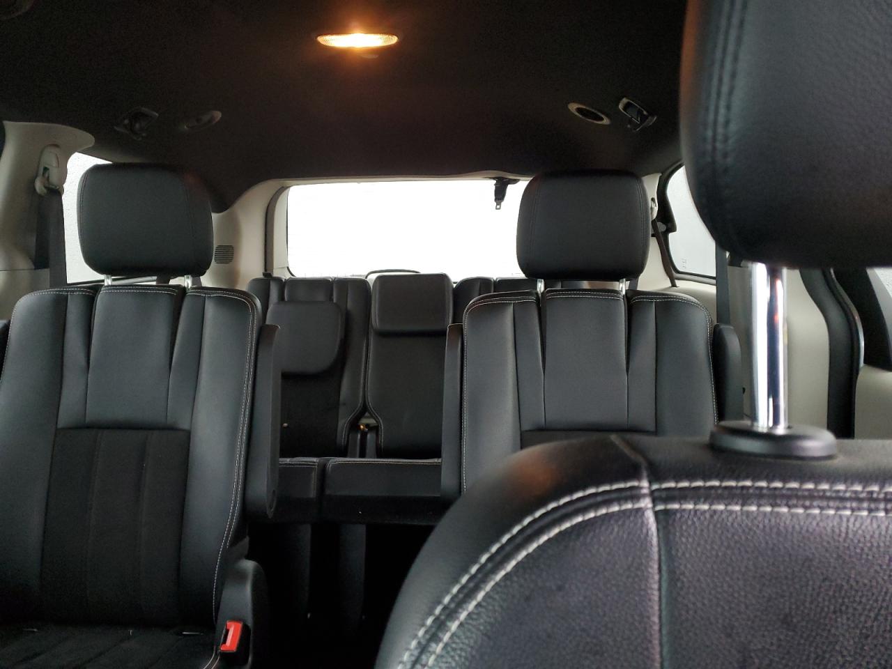 2019 Dodge Caravan - Image 10