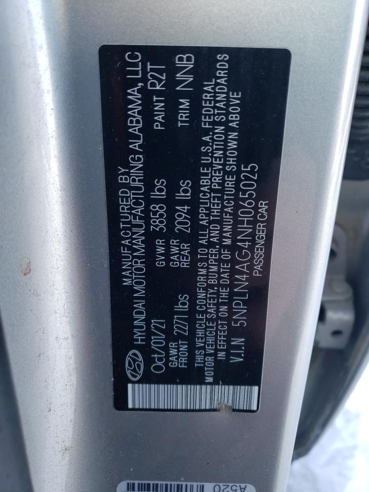 2022 Hyundai Elantra - Image 13