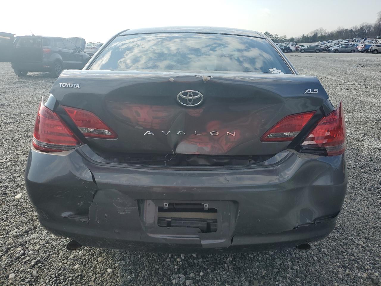 2008 Toyota Avalon - Image 6