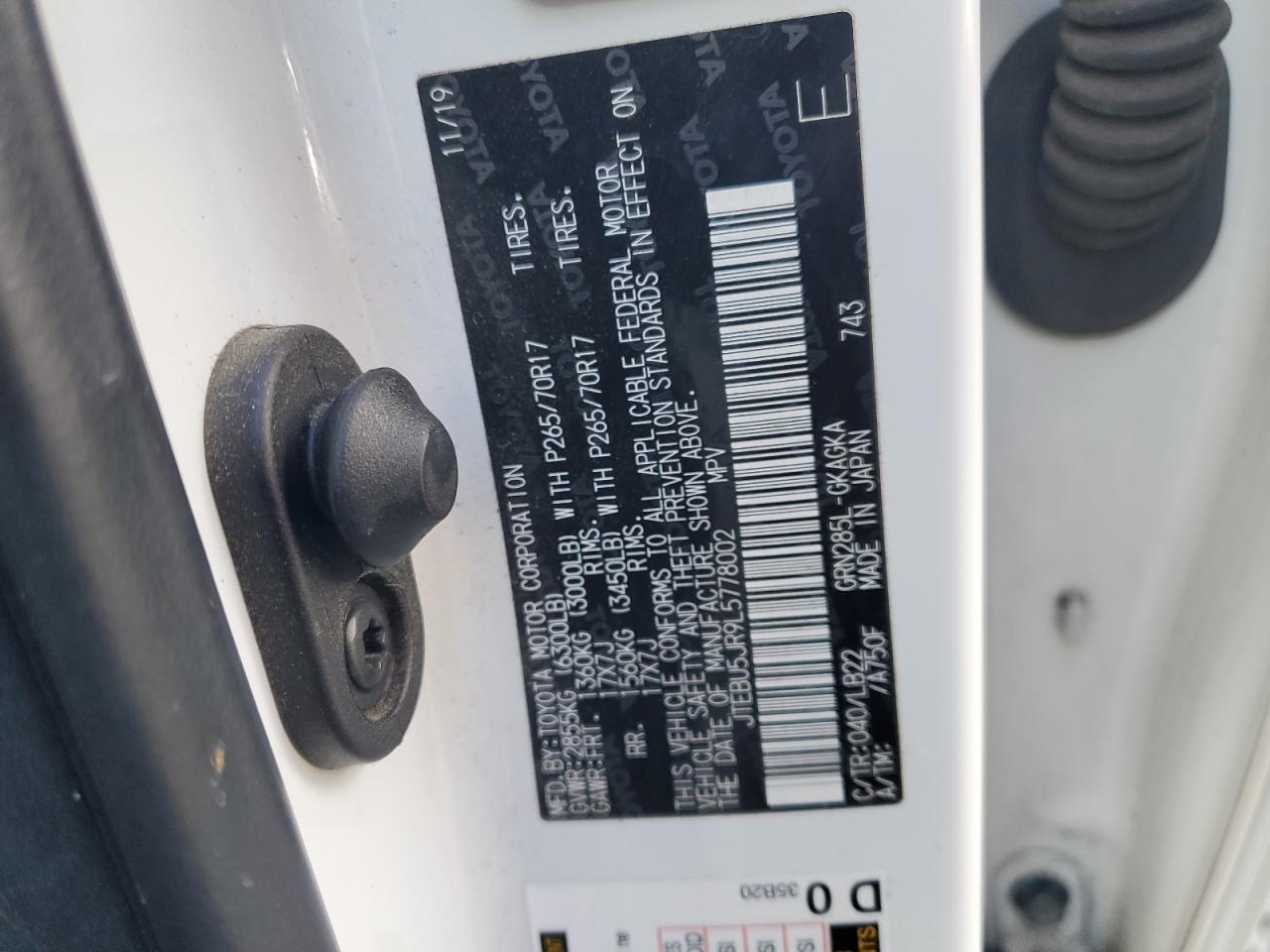 2020 Toyota 4Runner - Image 12