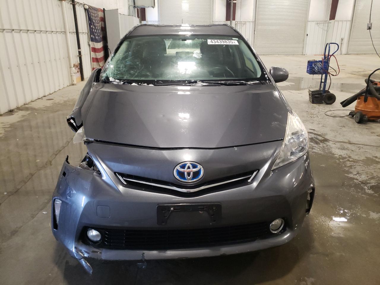 2013 Toyota Prius - Image 5