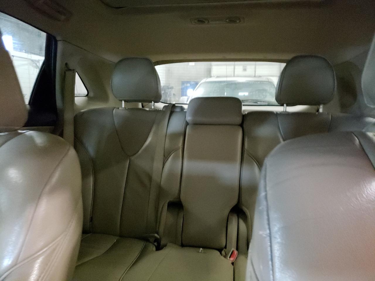 2010 Toyota Venza - Image 10
