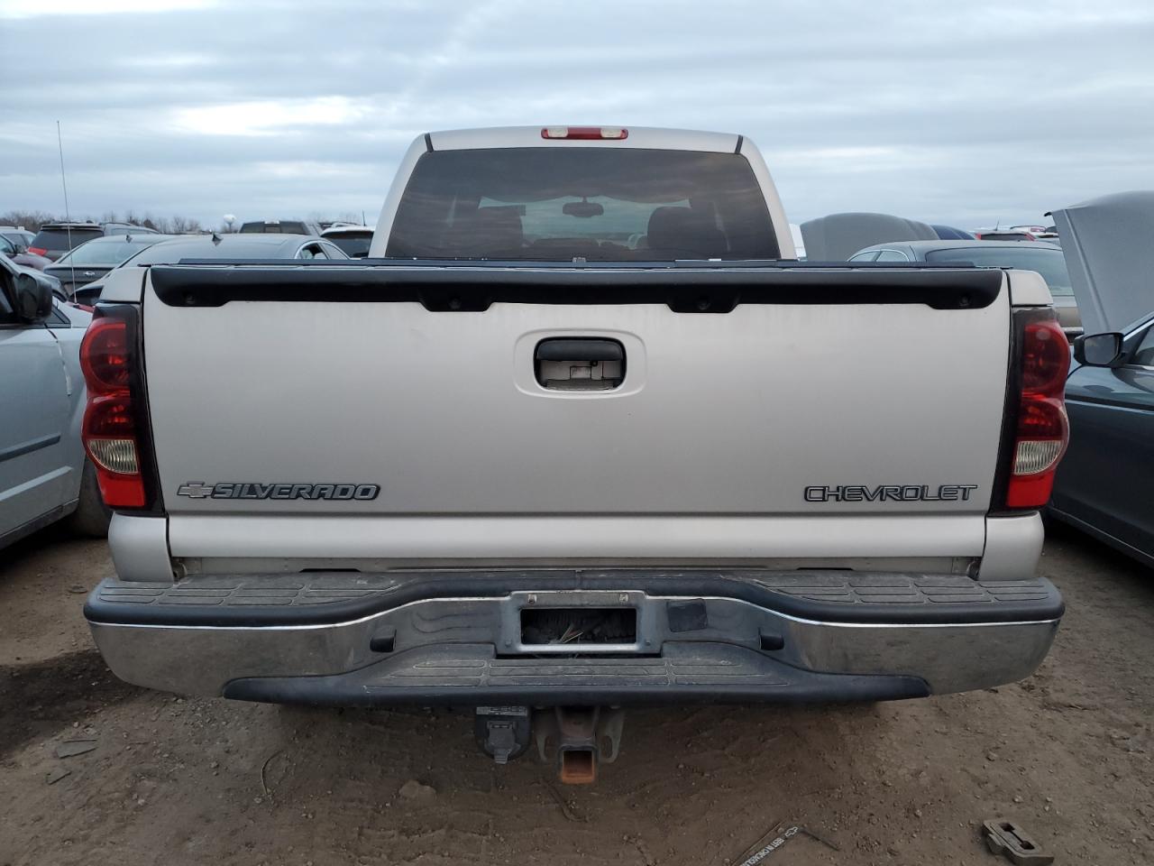 2004 Chevrolet Silverado - Image 6