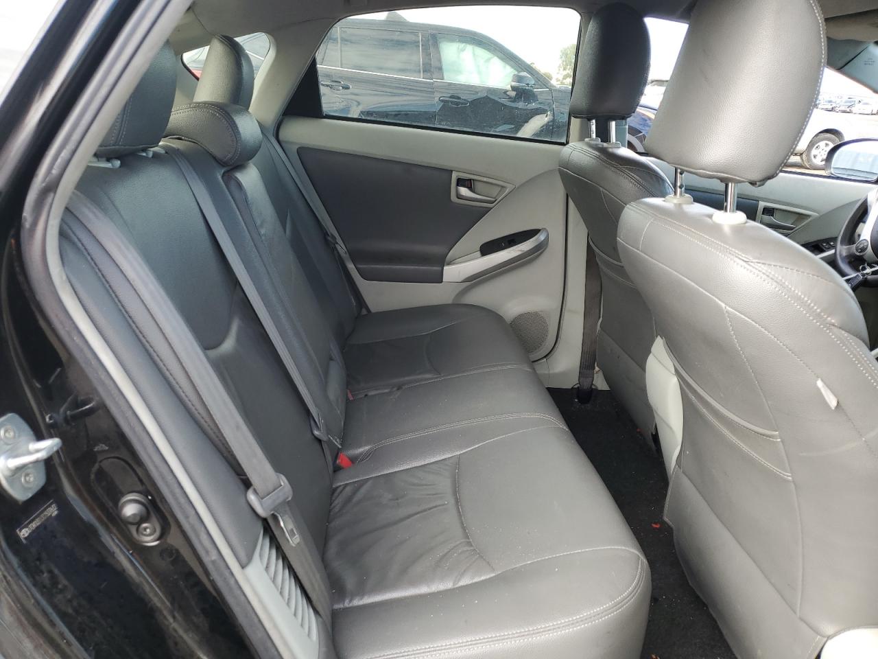2012 Toyota Prius - Image 10