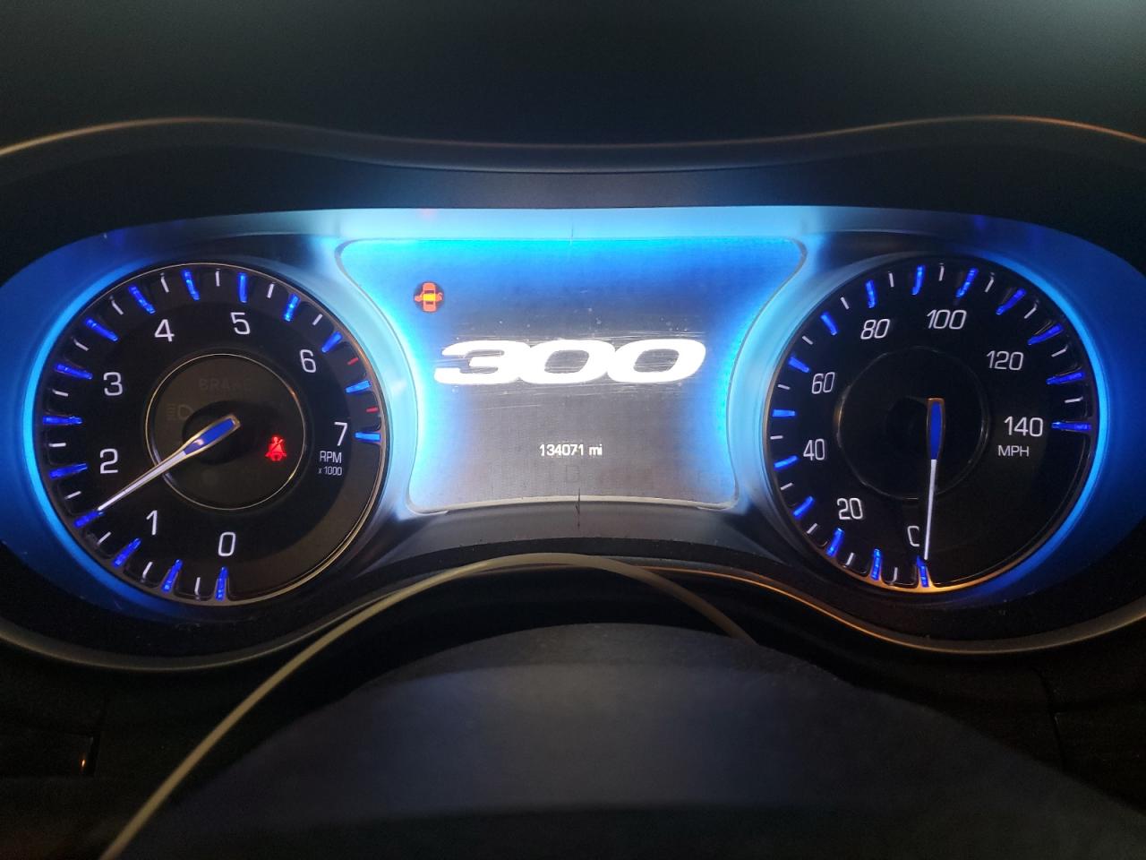 2015 Chrysler 300 - Image 9