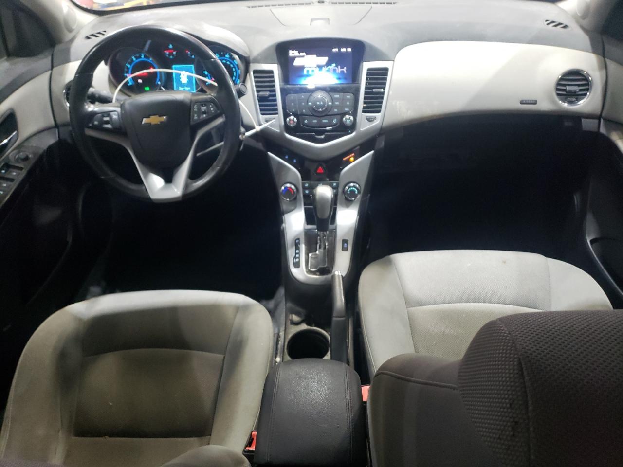 2013 Chevrolet Cruze - Image 8