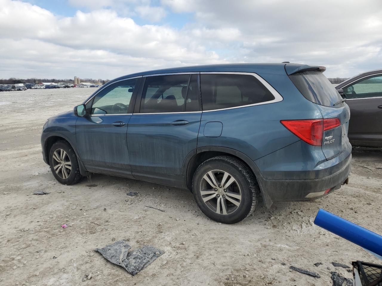 2016 Honda Pilot - Image 2