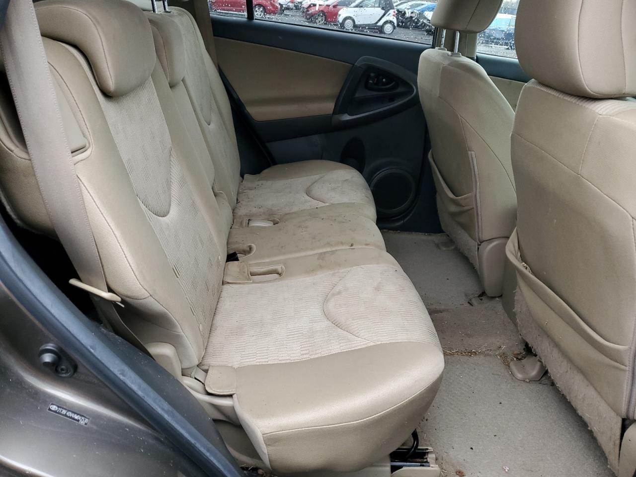 2010 Toyota RAV 4 - Image 12