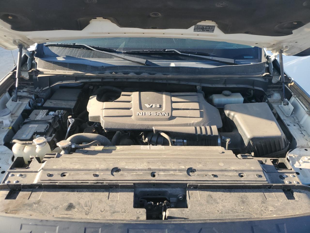 2017 Nissan Titan - Image 13