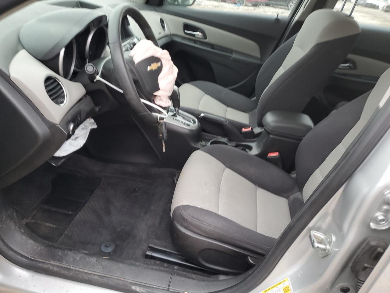 2013 Chevrolet Cruze - Image 7