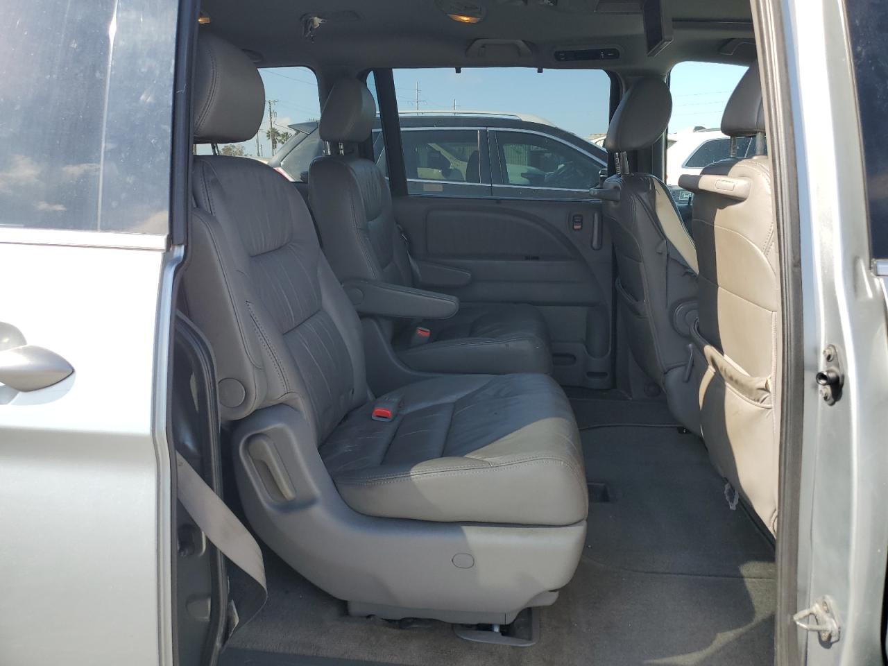 2009 Honda Odyssey - Image 11