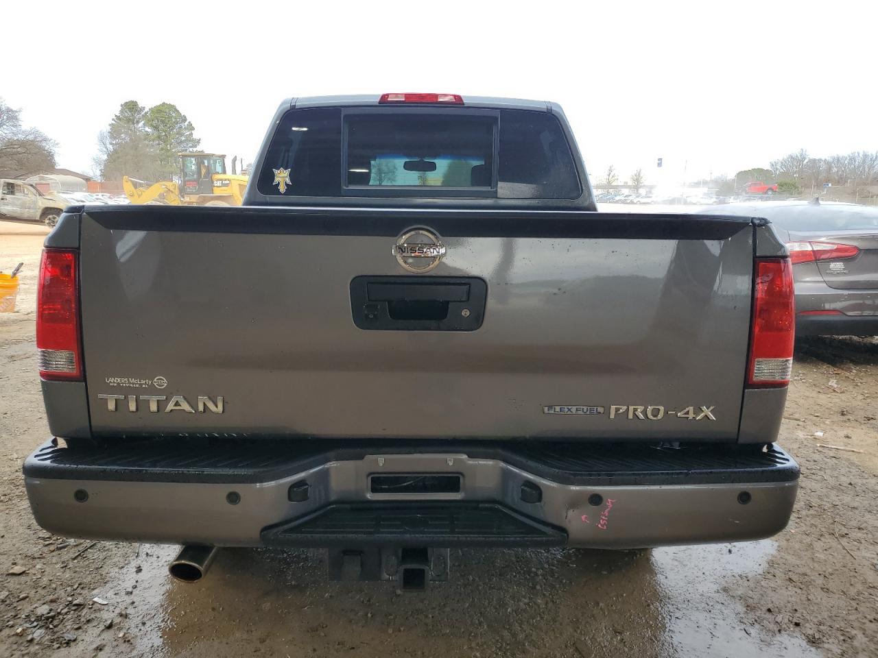 2014 Nissan Titan - Image 6