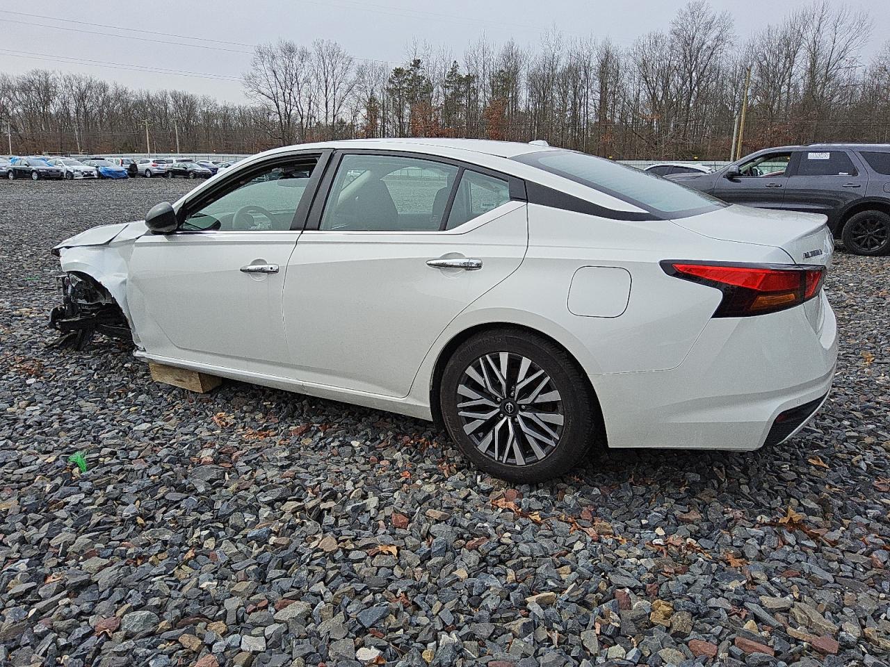 2024 Nissan Altima - Image 2