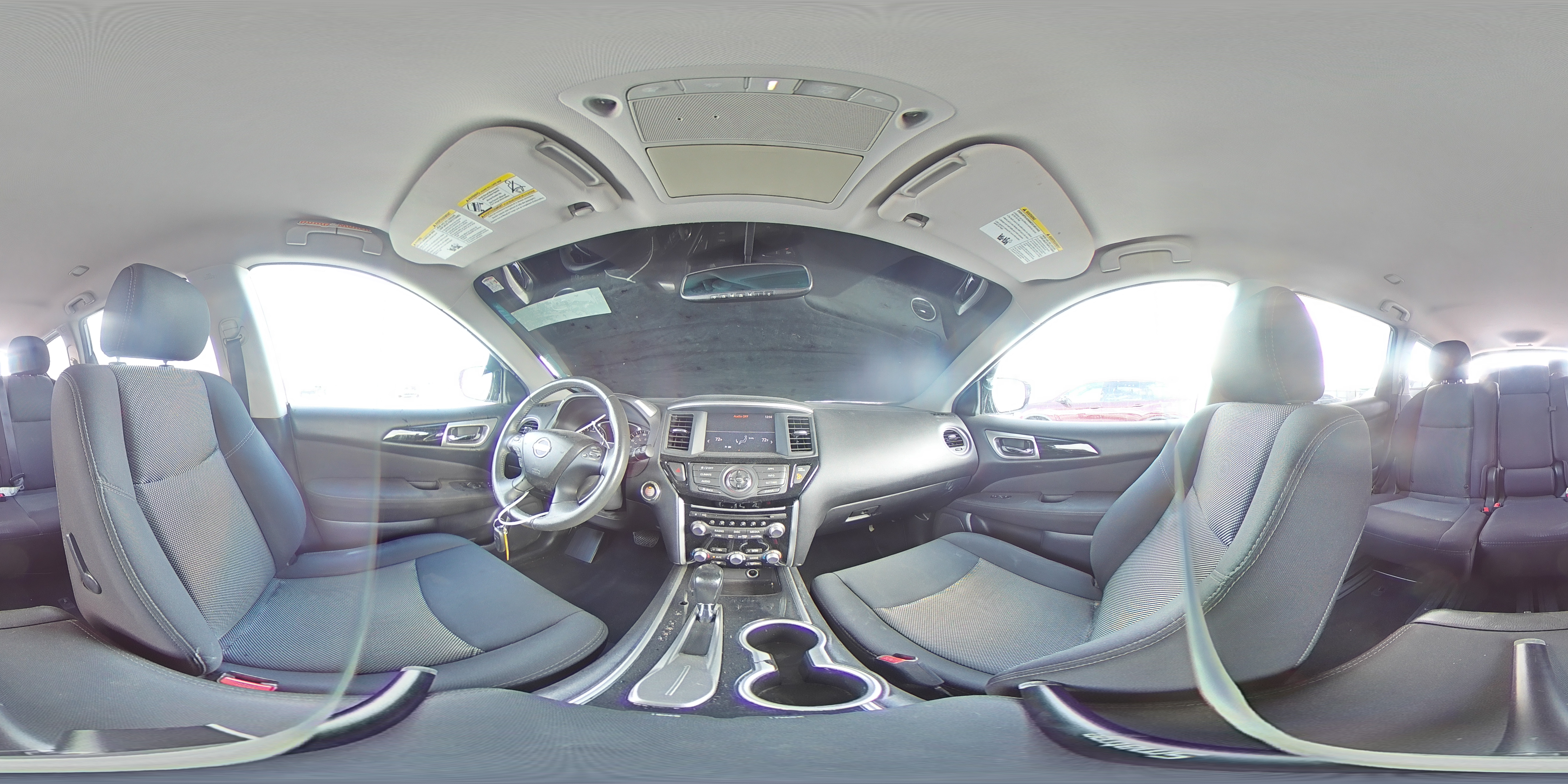 2017 Nissan Pathfinder - Image 15