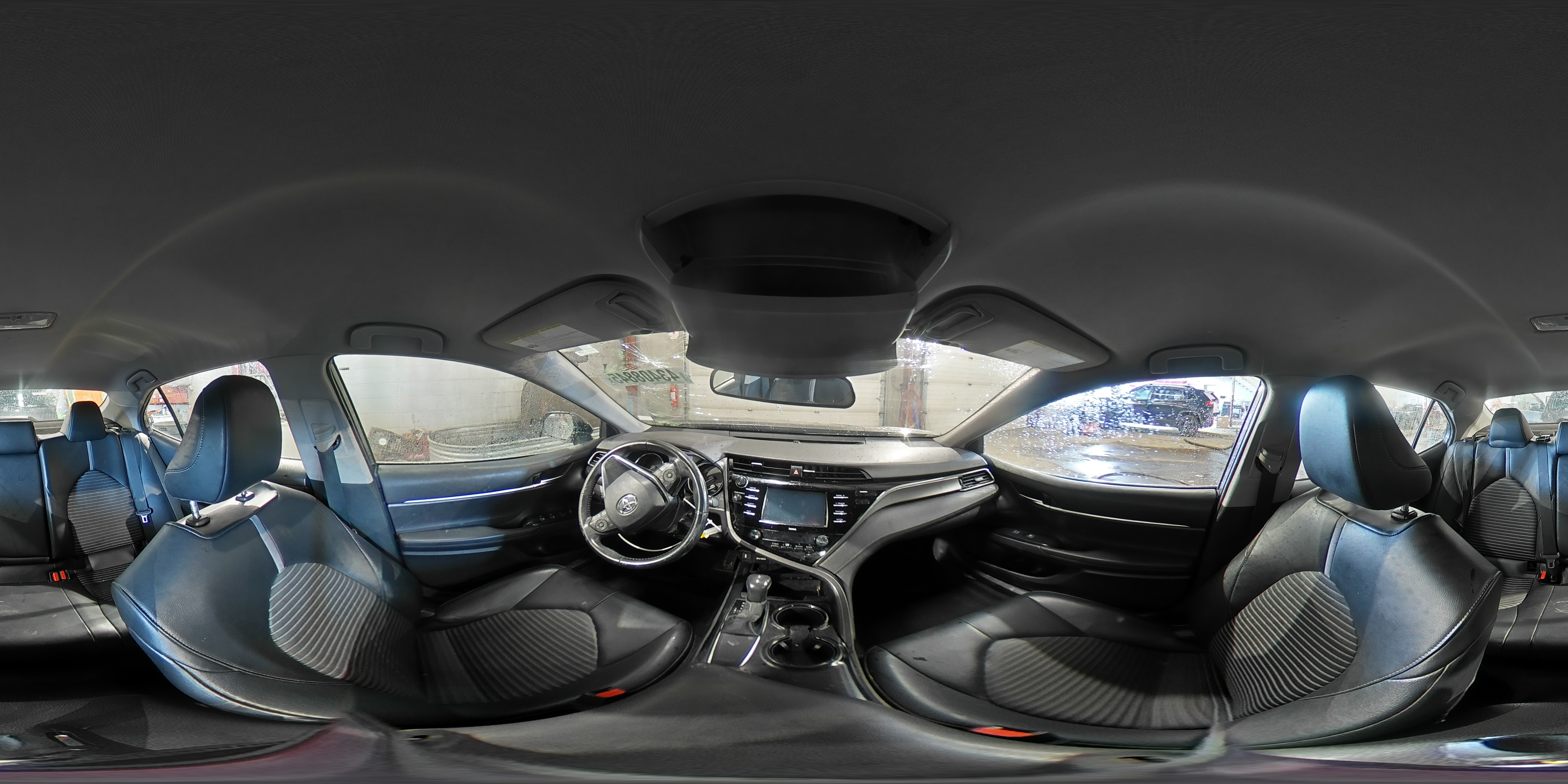 2020 Toyota Camry - Image 15