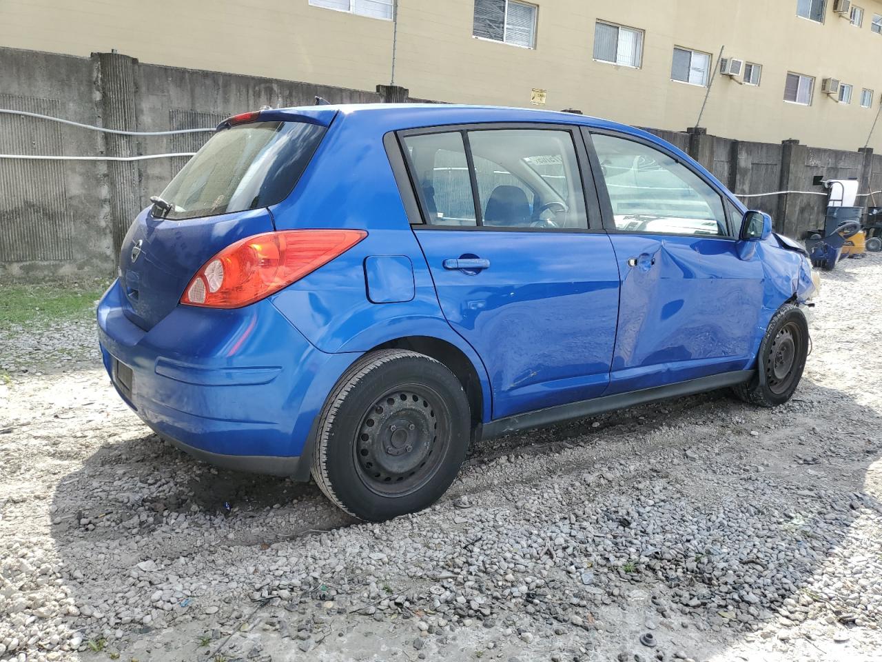 2009 Nissan Versa - Image 3