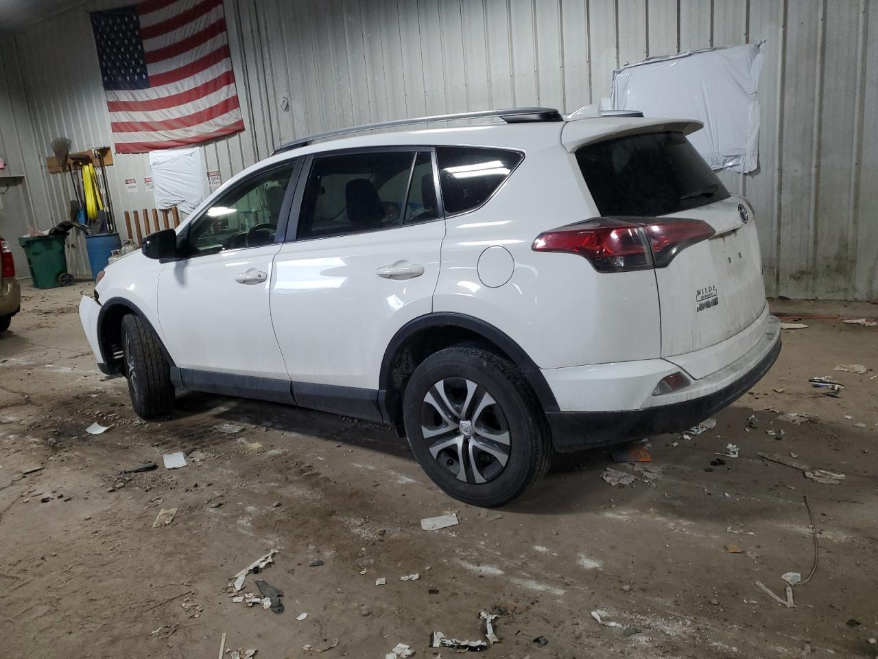 2017 Toyota RAV 4 - Image 2