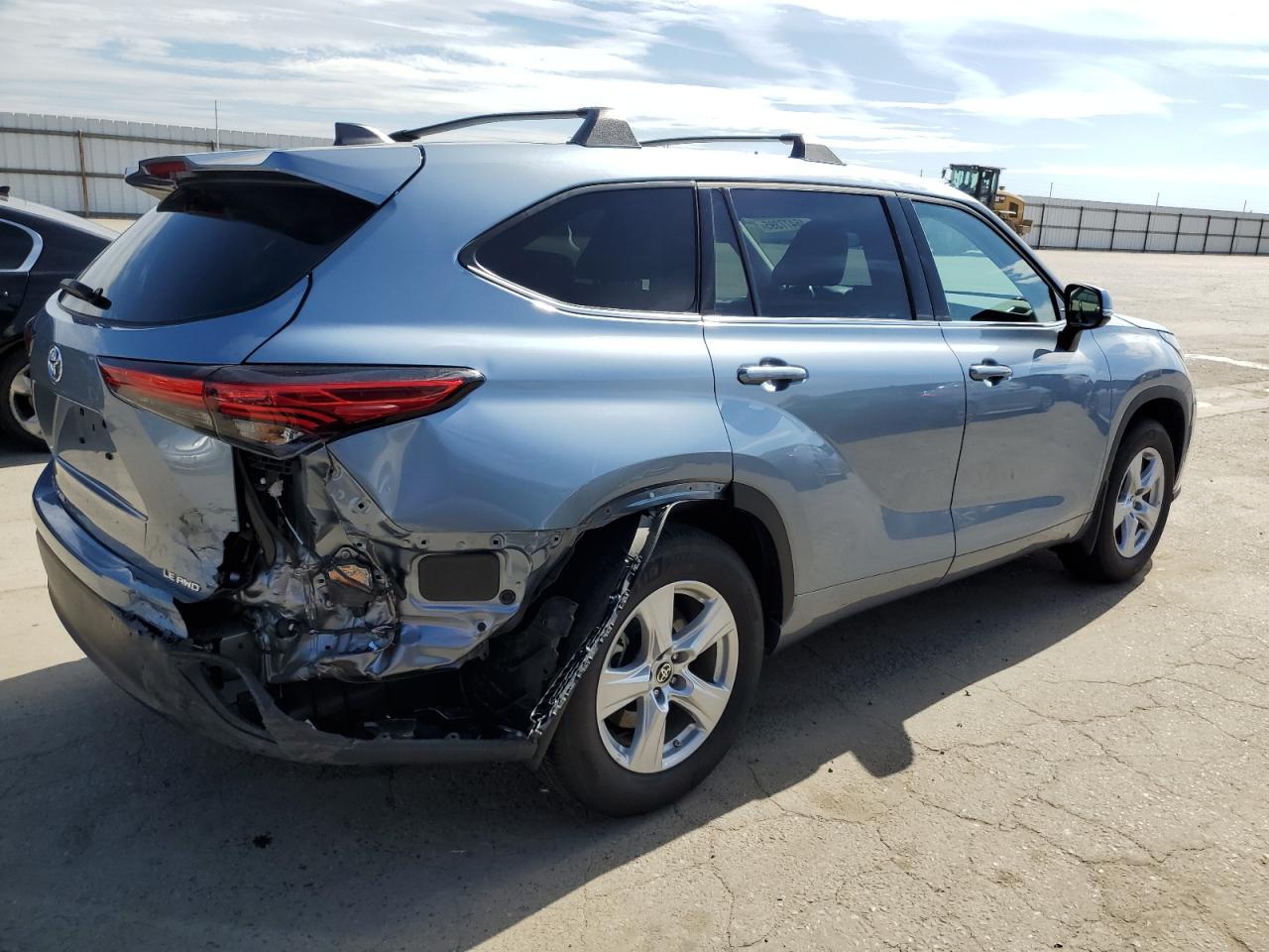 2022 Toyota Highlander - Image 3