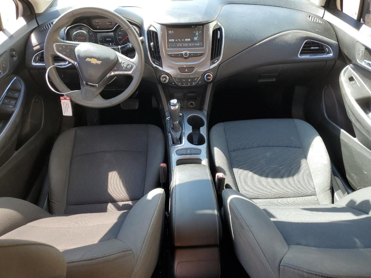 2017 Chevrolet Cruze - Image 8