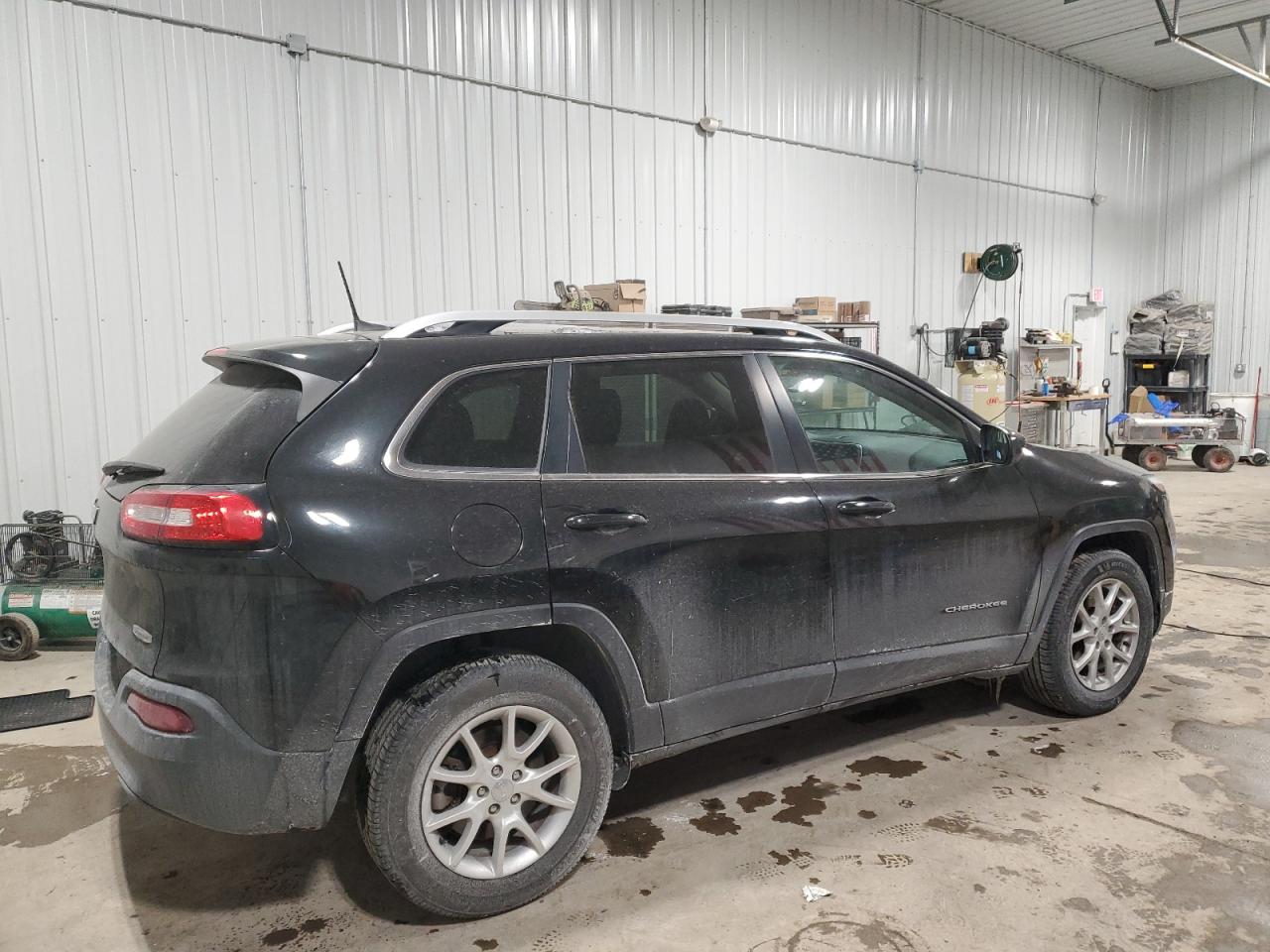 2016 Jeep Grand Cherokee - Image 3