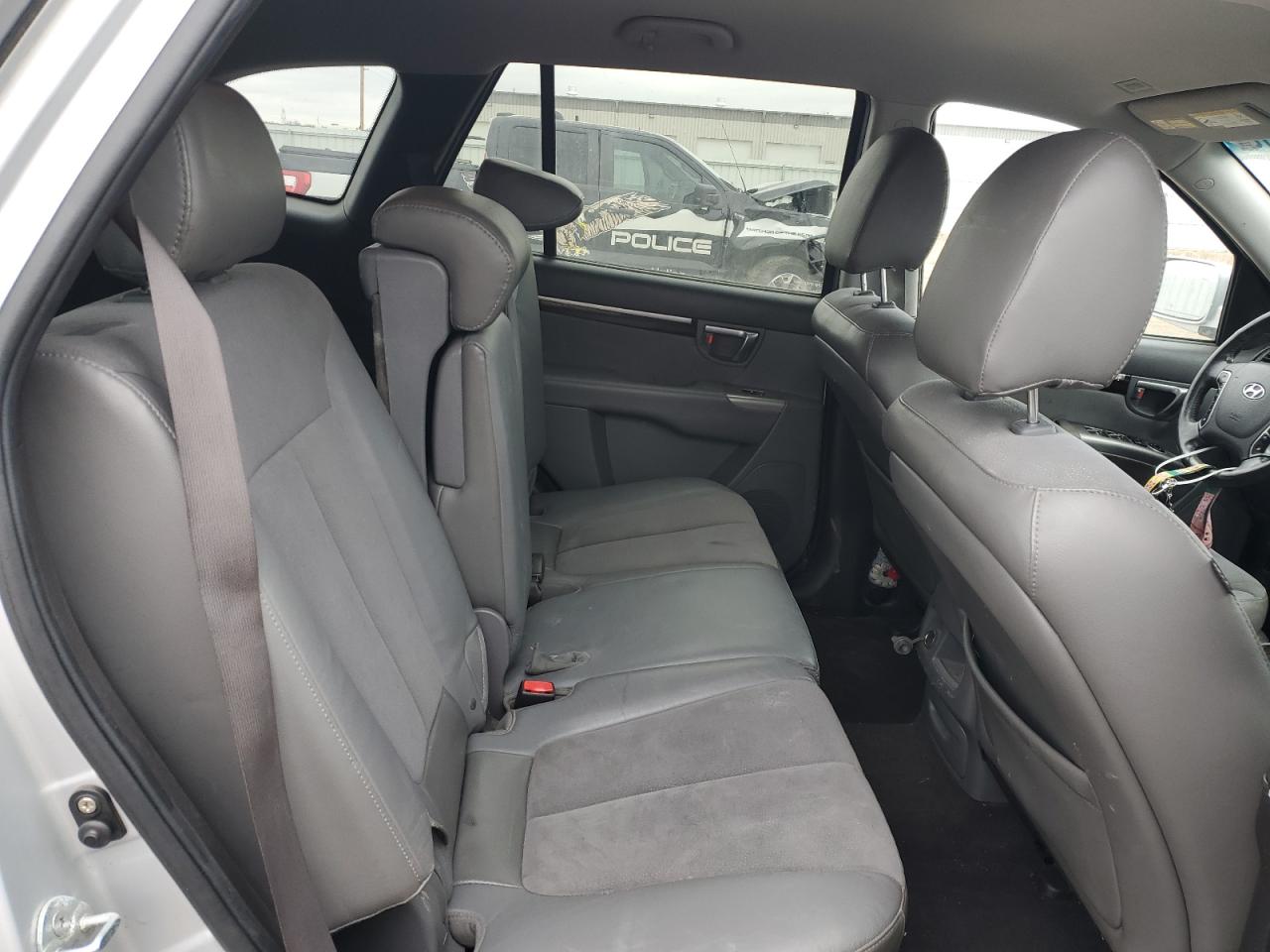 2010 Hyundai Santa Fe - Image 11