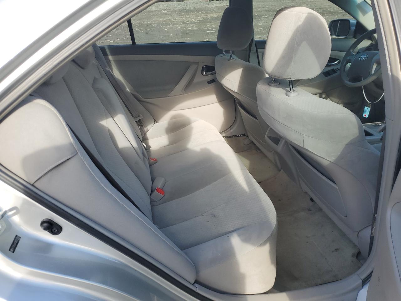 2009 Toyota Camry - Image 10