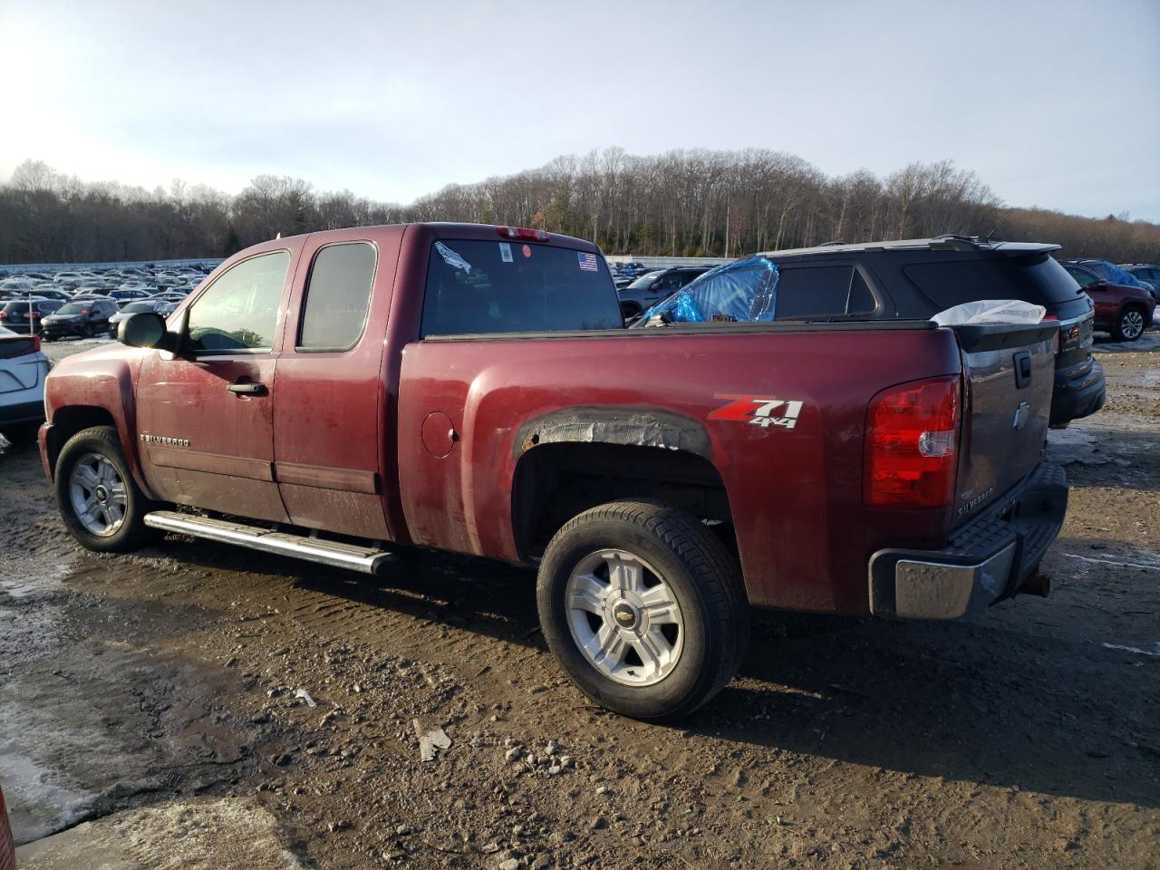 2008 Chevrolet Silverado - Image 2
