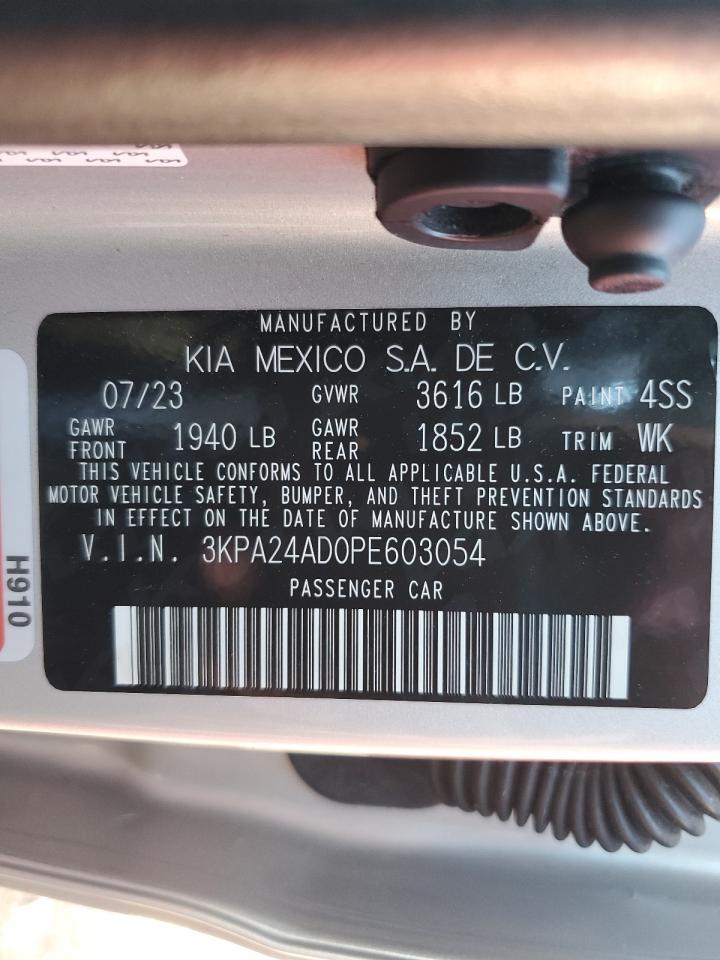 2023 Kia Rio - Image 12