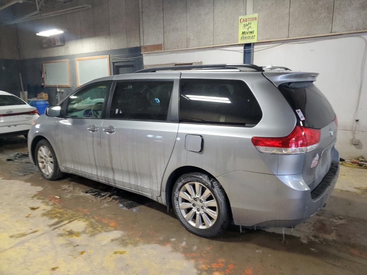2011 Toyota Sienna - Image 2