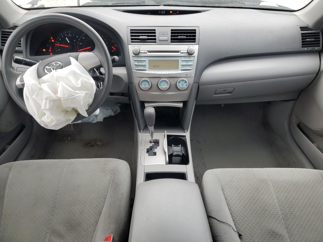 2009 Toyota Camry - Image 8