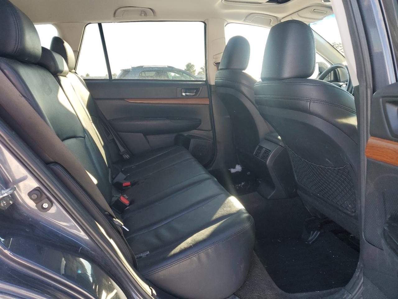 2014 Subaru Outback - Image 11