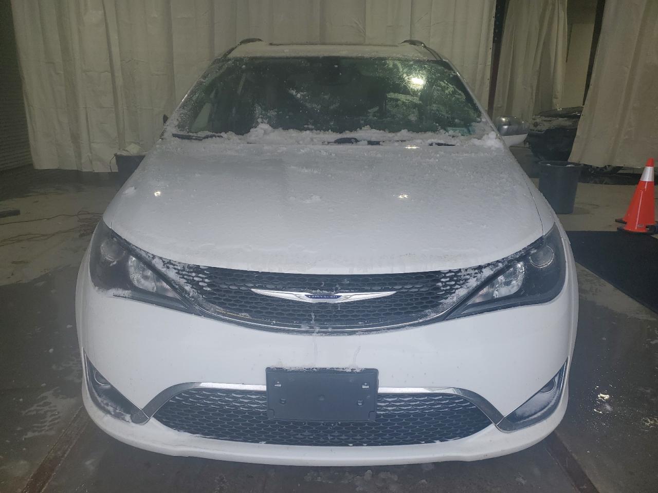 2020 Chrysler Pacifica - Image 5