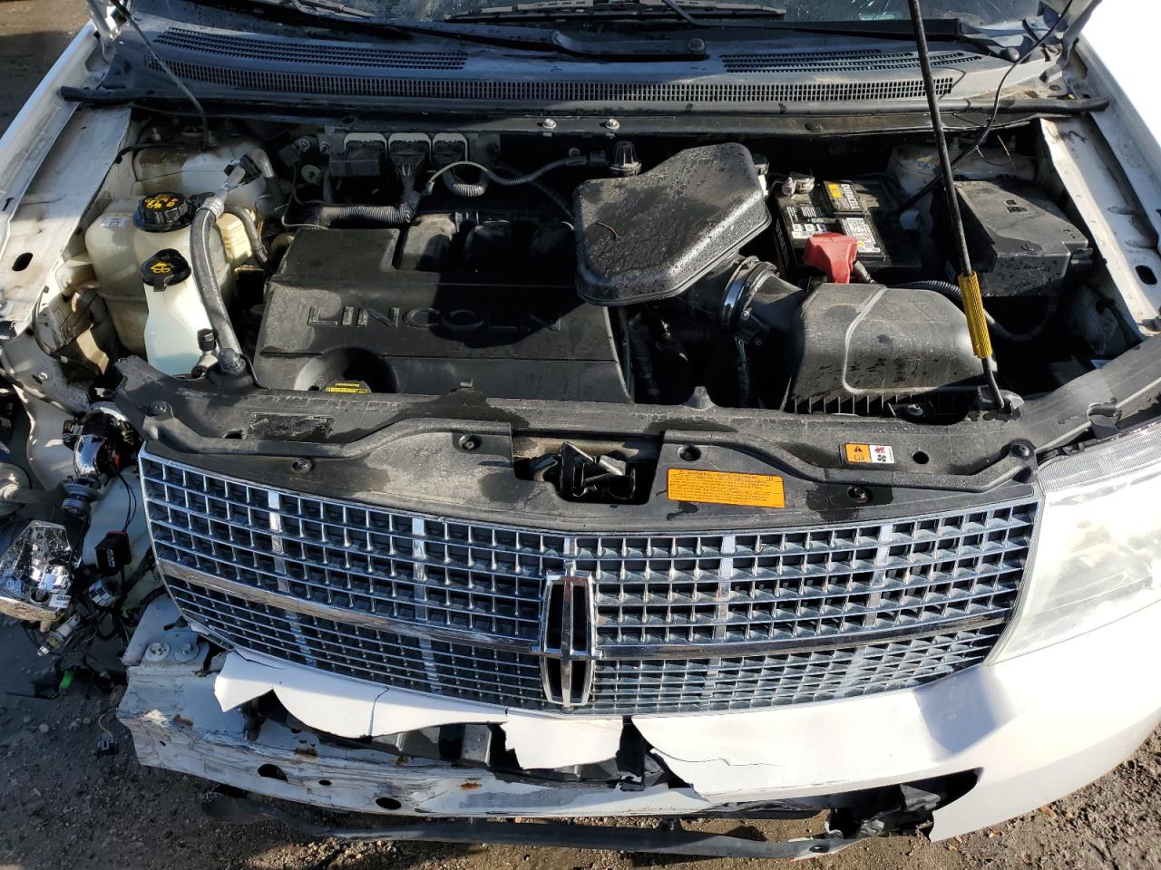 2010 Lincoln MKX - Image 12