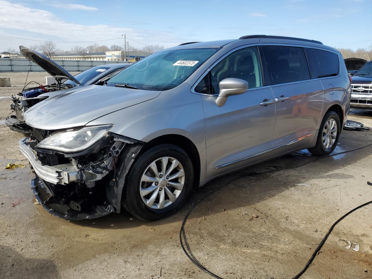 2017 Chrysler Pacifica - Image 1