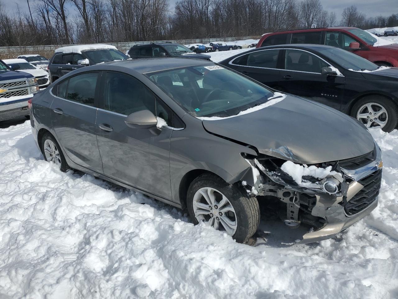 2019 Chevrolet Cruze - Image 4