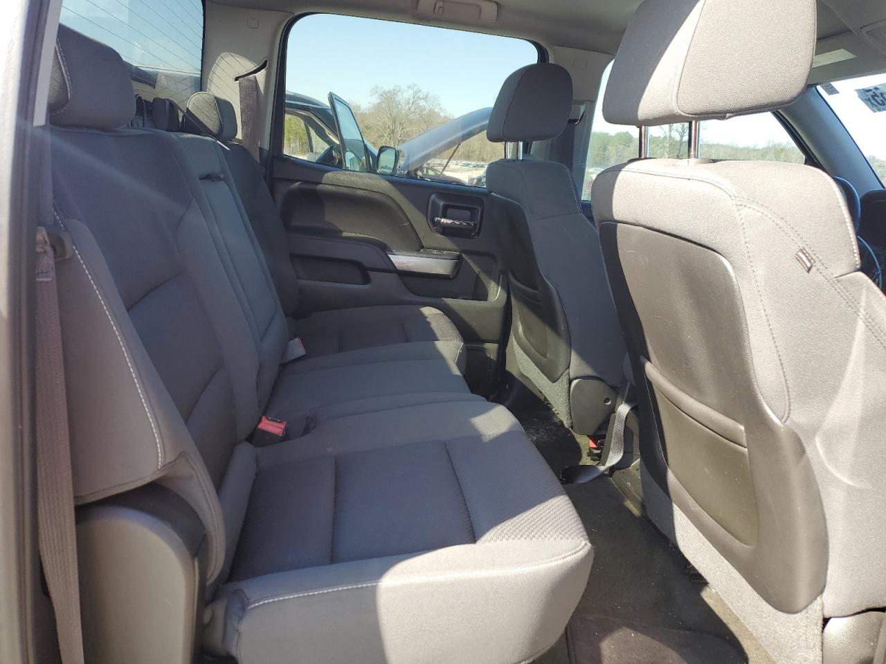 2015 Chevrolet Silverado - Image 10