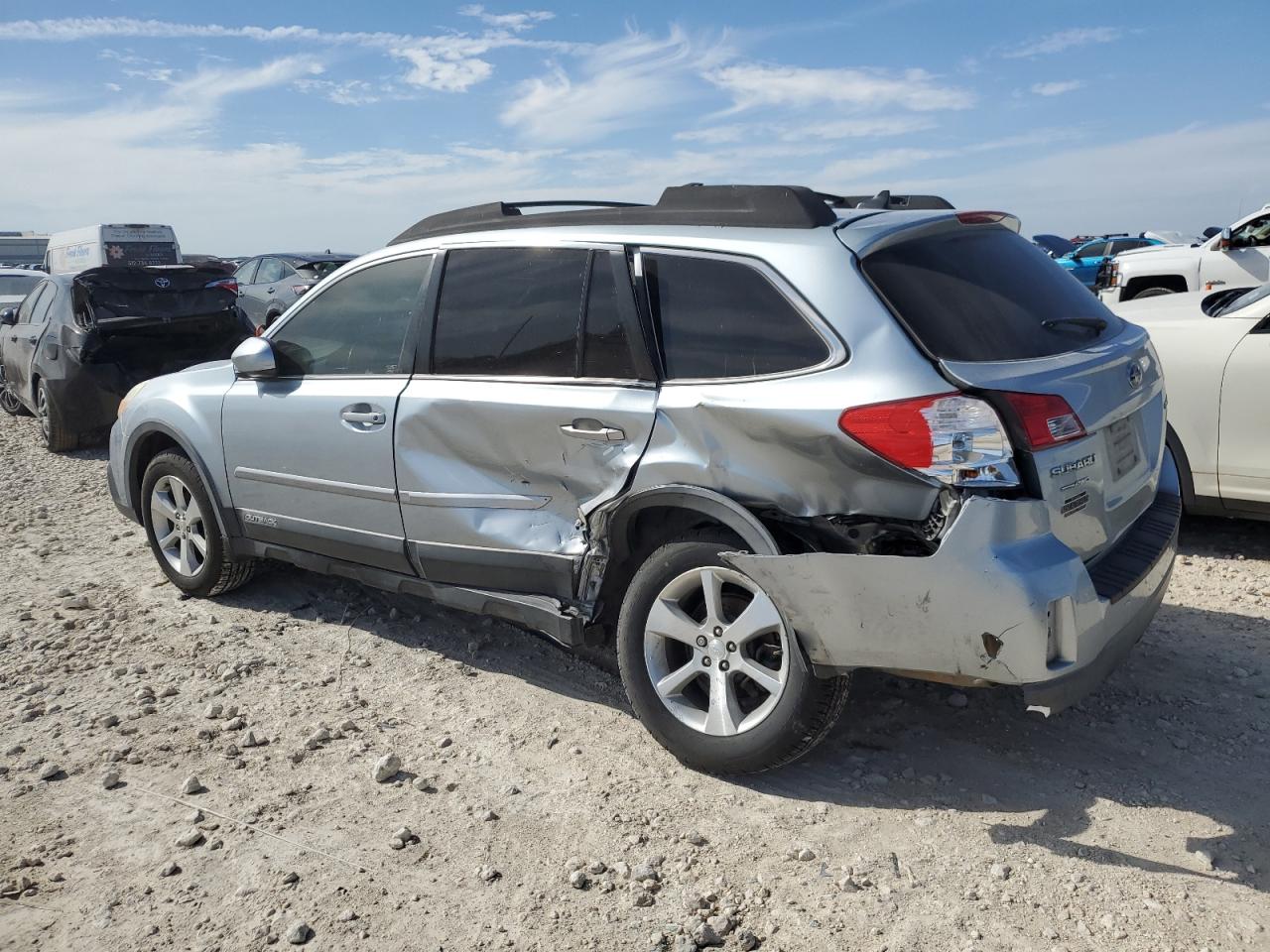 2014 Subaru Outback - Image 2